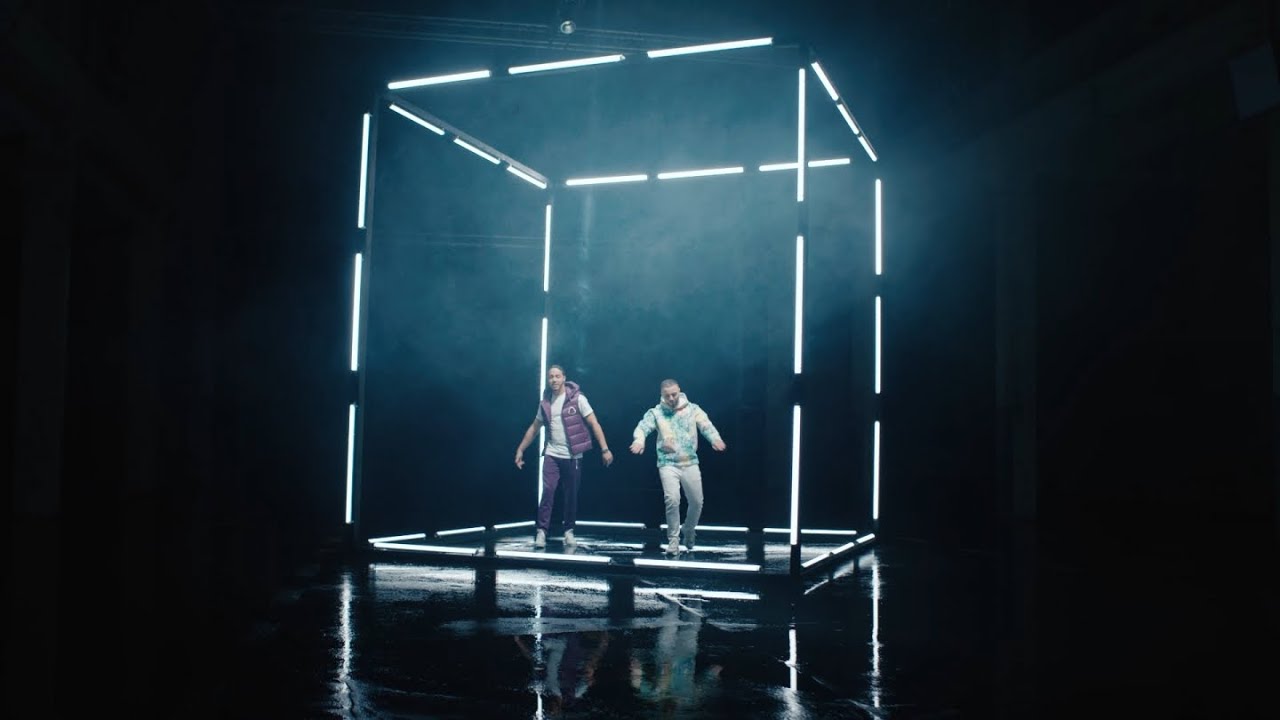 Djadja & Dinaz - À Cœur Ouvert [Clip Officiel]