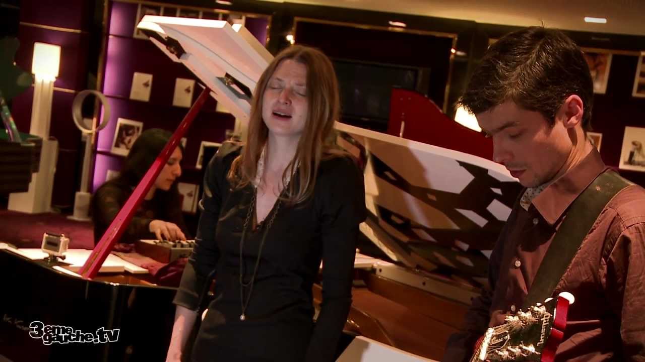 L - Petite - Acoustique [ Live in Paris ]